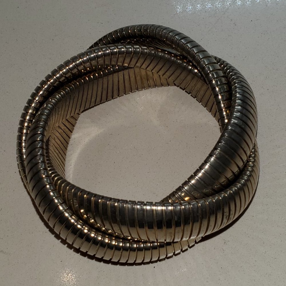 GOLD TONE INTERTWINED BRACELET
